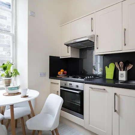 Stockbridge Two Bedroom Apartment Edinburgh Exterior photo